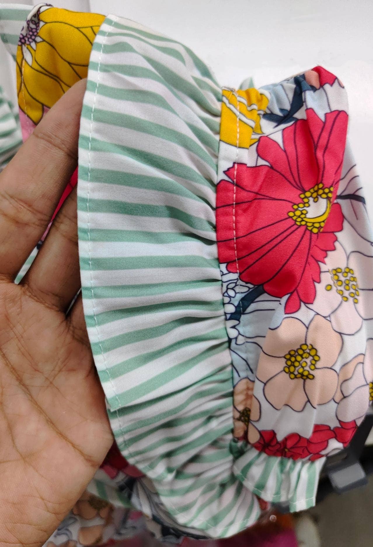 Fashion-W Floral Contrast Ruffle Trim Short Sleeve Blouse