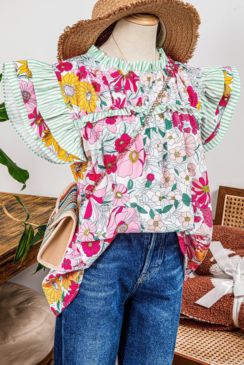 Fashion-W Floral Contrast Ruffle Trim Short Sleeve Blouse