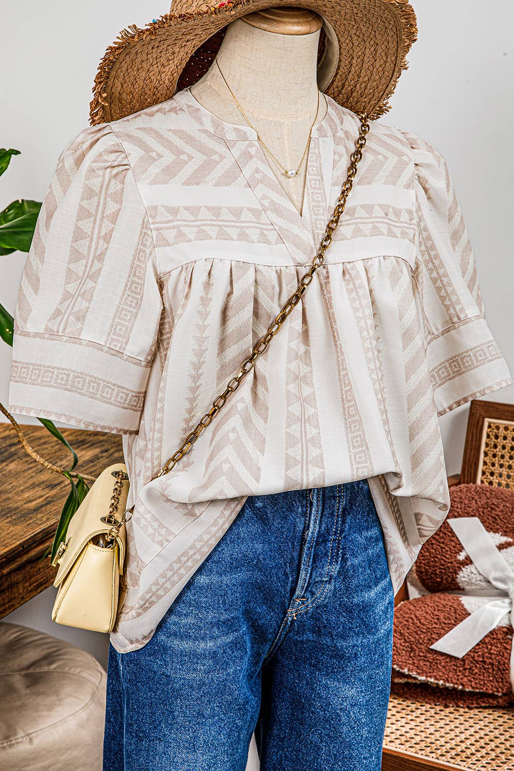 Fashion-W Geometric Jacquard Split Short Sleeve Blouse