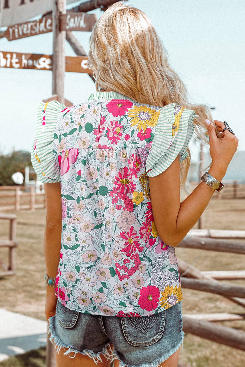 Fashion-W Floral Contrast Ruffle Trim Short Sleeve Blouse