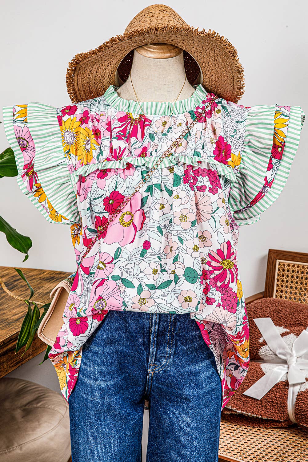 Fashion-W Floral Contrast Ruffle Trim Short Sleeve Blouse